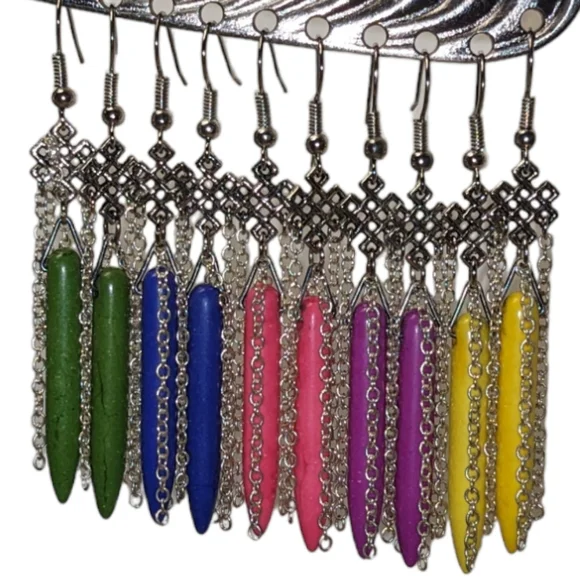 Handmade Silver Plated Celtic Knot Chains & Howlite Dagger Bead Dangle Earrings - Picture 6 of 6